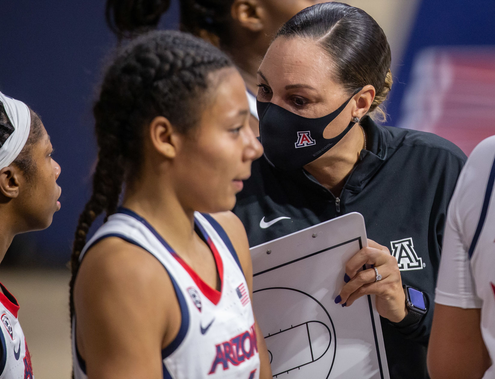 010221-spt-ua womens hoops-023.JPG